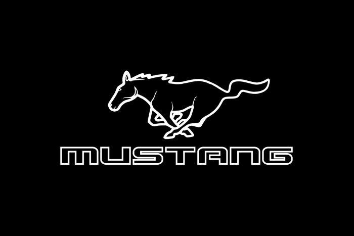 Kotflügelschoner Extra Long mit - Running Pony - Logo, Stück