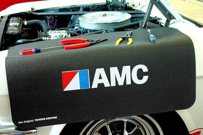 Kotflügelschoner mit - AMC -  Logo, Stück